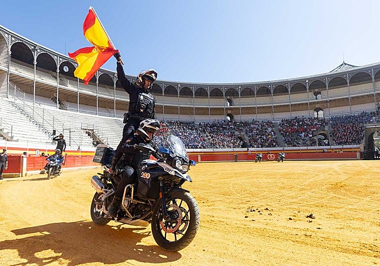 Más de 3.500 alumnos granadinos se enamoran de la Policía Nacional